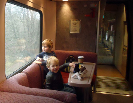Amtrak Cascades dining car