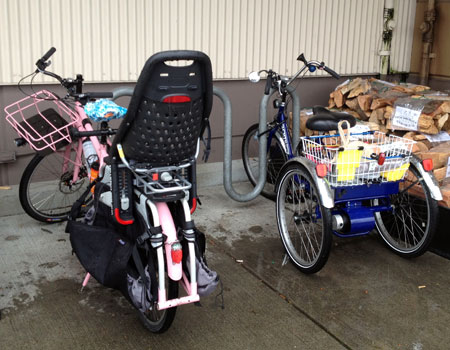 Cargo bike and trike at Fred Meyer