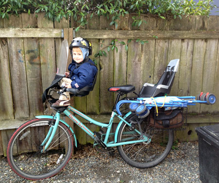 Old mamabike, sans kickstand