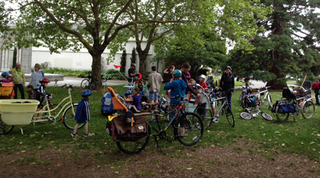 Kidical Mass massing up