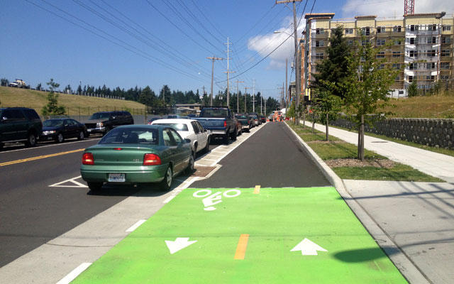 Cycle track without curb