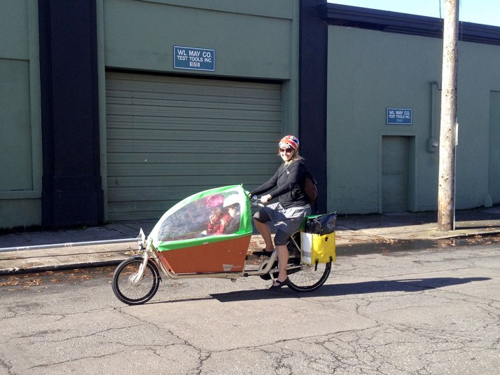 Clever Cycles' rental bakfiets