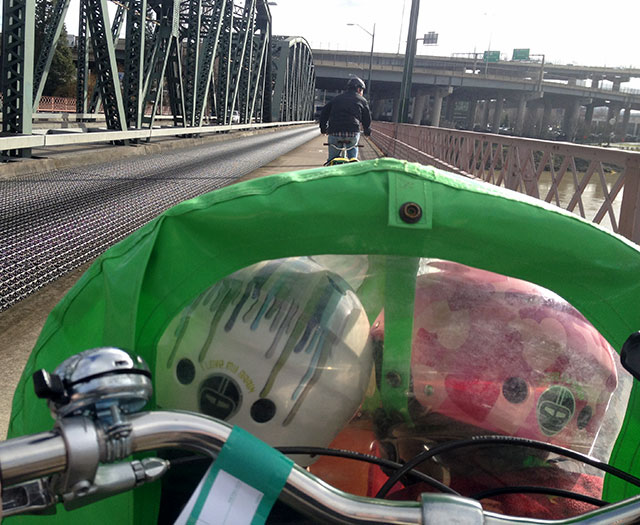 Kids in the bakfiets