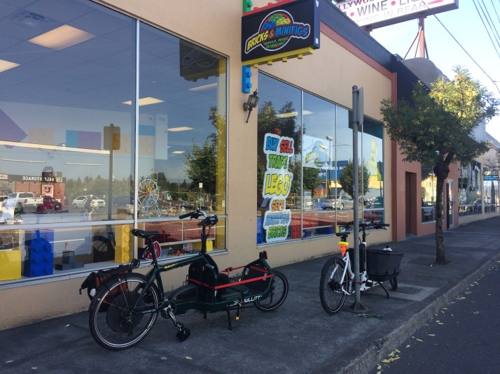 Outside Bricks & Minifigs